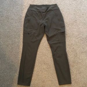 Athleta Headlands Hybrid Cargo Tight